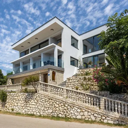 Holiday home Beautiful In Rab With House Sea View