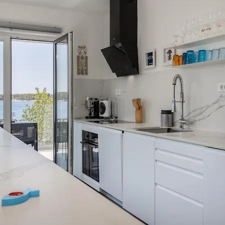 Beautiful In Rab With House Sea View *