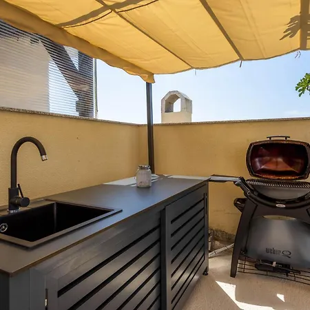 Holiday home Beautiful In Rab With House Sea View