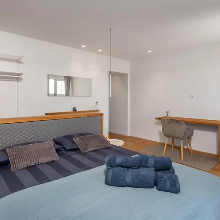 Beautiful In Rab With House Sea View Holiday home
